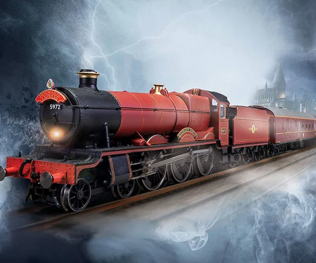 Hogwarts Express Model Train Set
