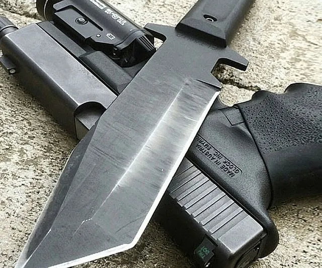 Reliability and Versatility: Cold Steel GI Tanto Knife