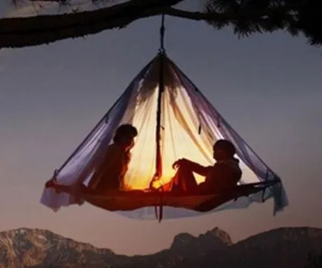 Hanging Tent Platform for Adventurous Climbers