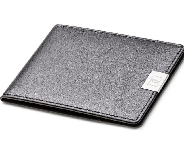 The World's Thinnest Leather Wallet