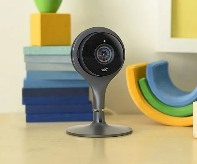 Google Nest Cam Indoor Connected with Smartphone