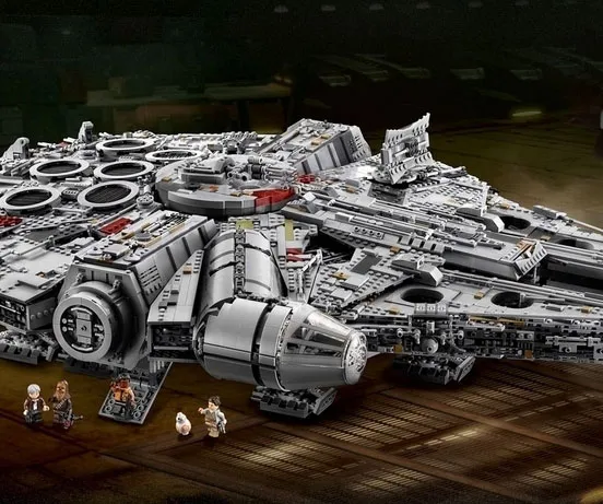 Millennium Falcon LEGO Star Wars Set