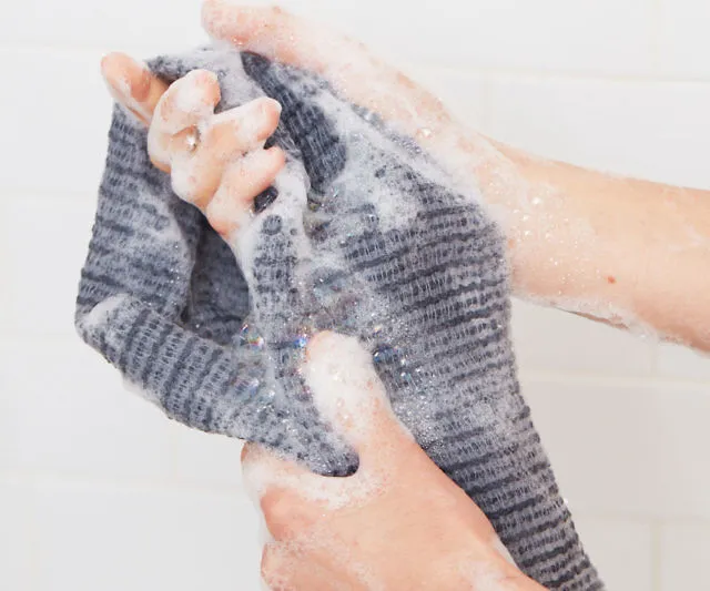 GOSHI Exfoliating Shower Towel