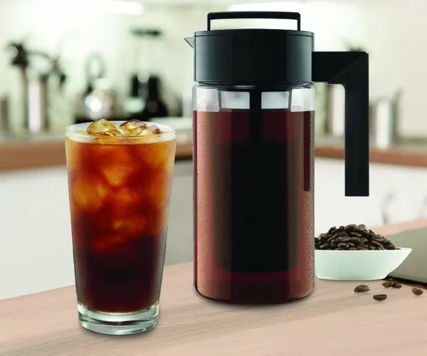 Refreshing Cold Brew with the Takeya Deluxe Coffee Maker