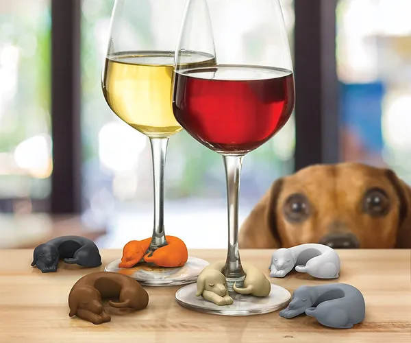 Never Lose Track of Your Drink with Wiener Dogs Drink Markers