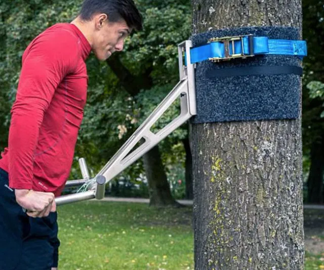 Indoor Outdoor Workouts with the Portable Pull Up & Dip Bar